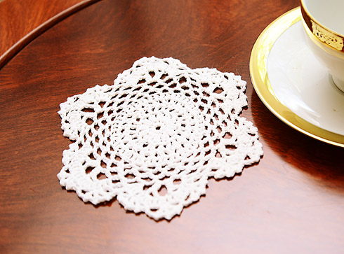 Crochet Round Doilies. 6" Round. White color. (12 pieces pack)